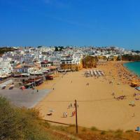 What hotels in Albufeira have nice views?